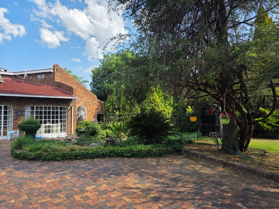 4 Bedroom Property for Sale in Lindequesdrif North West